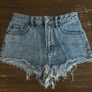 Classic High-Waist Frayed Denim Shorts - Light Blue